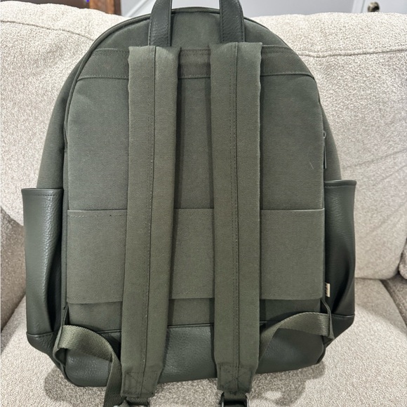 BÉIS The Travel Backpack in Evergreen EUC - Picture 5 of 7